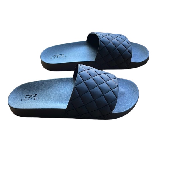 ASOS Flare Quilted Black Sliders - Picture 4 of 5